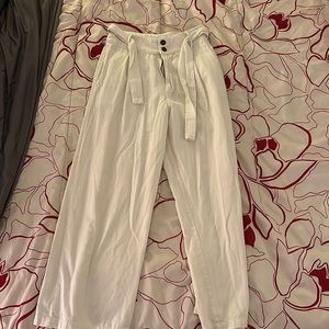 White Billabong M Capris